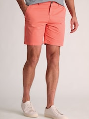 برتقالي - Brook Taverner Garment Dyed Stretch Cotton Shorts - صورة 1 من 4