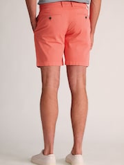 برتقالي - Brook Taverner Garment Dyed Stretch Cotton Shorts - صورة 2 من 4