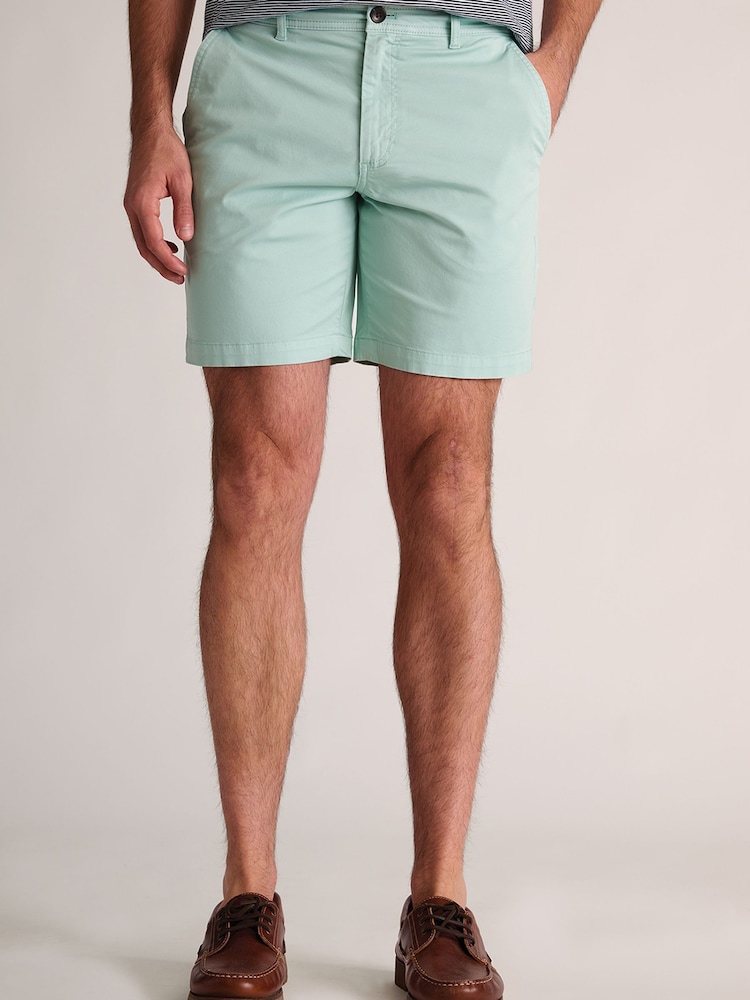 أخضر - Brook Taverner Garment Dyed Stretch Cotton Shorts - صورة 1 من 4