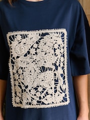 Daily by Desmond & Dempsey Navy Caballo Lace Night T-Shirt - Bilde 3 av 4