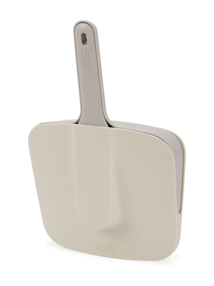 مجرفة وفرشاة تُعلَّق على الحائط تشكيلة Cleantech من Joseph Joseph - صورة 5 من 5