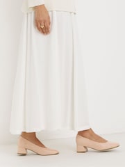 JD Williams Bajo Block Heel Court Shoes - Imagen 1 de 4