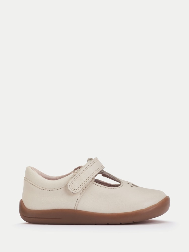 שמנת - Start-Rite Cream Eternal Leather T-Bar Toddler Shoes With Decorative Punching - תמונה 1 מתוך 5