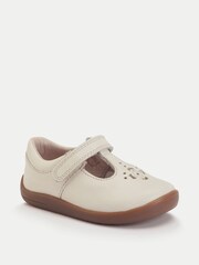 שמנת - Start-Rite Cream Eternal Leather T-Bar Toddler Shoes With Decorative Punching - תמונה 2 מתוך 5