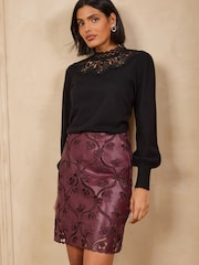 Burdundy Red - Love & Roses Faux Leather Cutwork Mini Skirt - სურათი 2 5-დან
