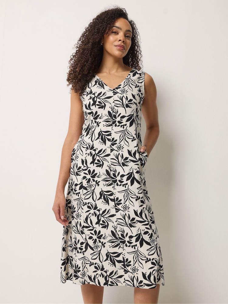 לבן - M&Co V-Neck Fit & Flare Linen Blend Dress - תמונה 1 מתוך 5