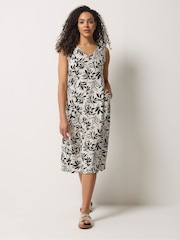 לבן - M&Co V-Neck Fit & Flare Linen Blend Dress - תמונה 2 מתוך 5