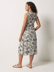 לבן - M&Co V-Neck Fit & Flare Linen Blend Dress - תמונה 3 מתוך 5