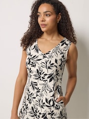 לבן - M&Co V-Neck Fit & Flare Linen Blend Dress - תמונה 4 מתוך 5