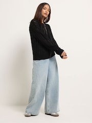 שחור - PixieGirl Petite Crochet Bomber Cardigan - תמונה 2 מתוך 5