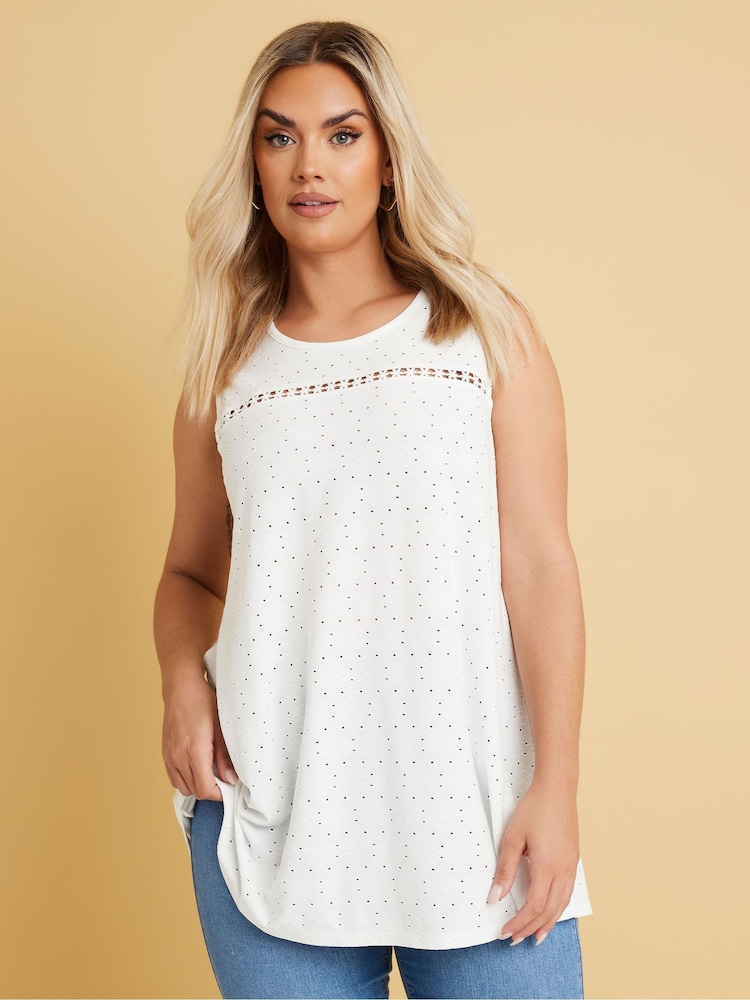 Yours Curve Floral Broderie Anglaise Trägershirt - Bild 1 von 4