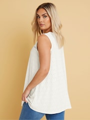 Yours Curve Floral Broderie Anglaise Trägershirt - Bild 2 von 4