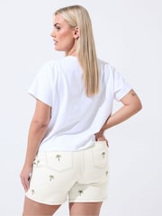 Yours Curve Limited Broderte Denimshorts - Bilde 3 av 4