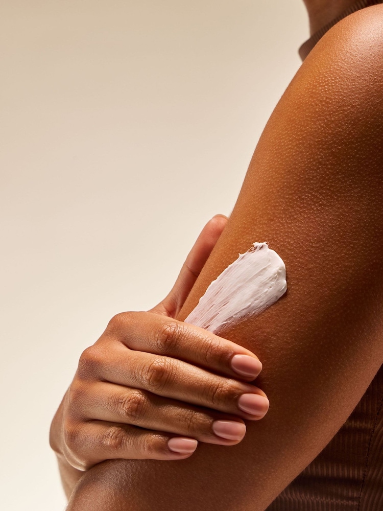 Bath & Body Works Covered In Roses Body Butter 185 G - Image 4 of 4 Bath & Body Works Covered In Roses Body Butter 185 G - Image 4 of 4