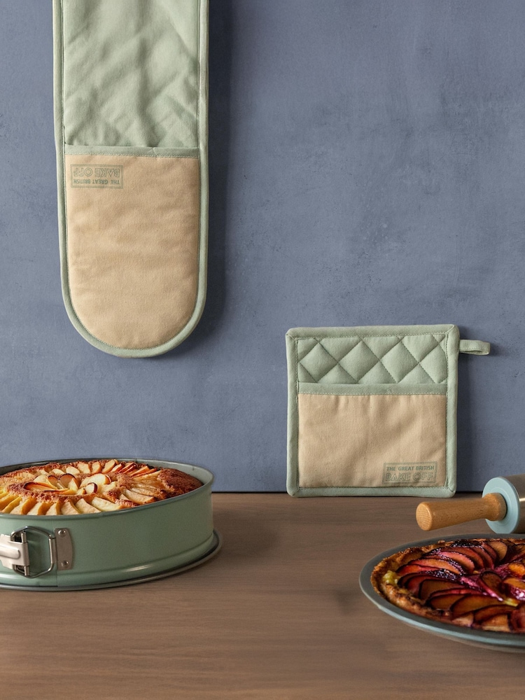 The Great British Bake Off Duck Egg Apron Double Oven Glove and Pot Holder Set - Image 1 of 6