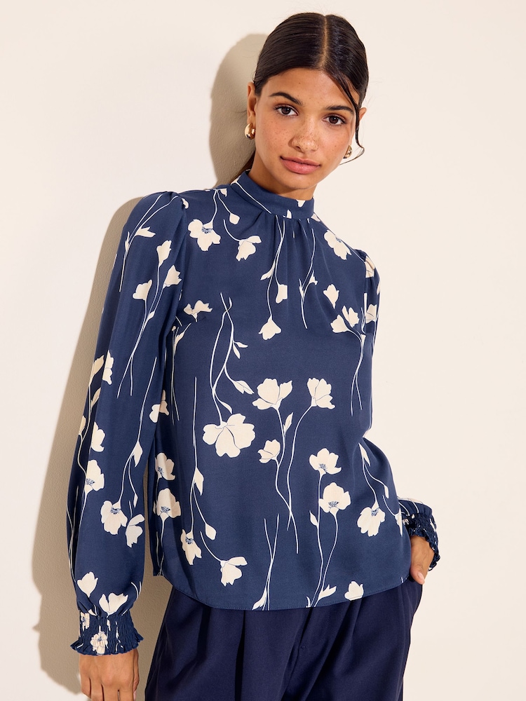 Navy Stem Print - Friends Like These High Neck Shirred Cuff Blouse - Larawan 1 ng 5