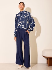 Navy Stem Print - Friends Like These High Neck Shirred Cuff Blouse - Larawan 3 ng 5