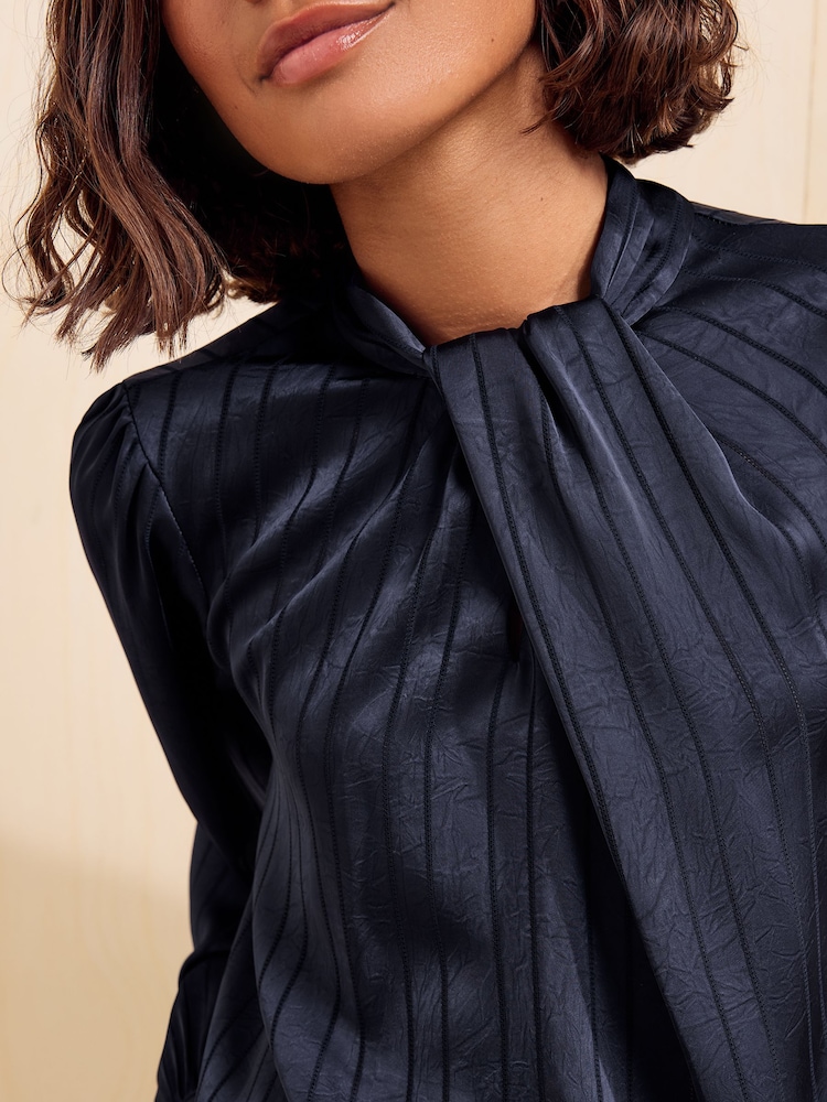 Navy - Friends Like These Satin Twist Neck Long Sleeve Blouse - Larawan 1 ng 5