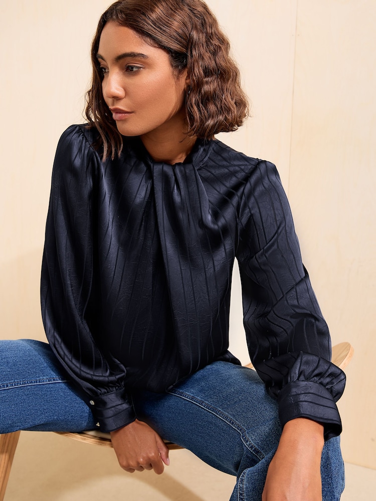 Navy - Friends Like These Satin Twist Neck Long Sleeve Blouse - Larawan 2 ng 5