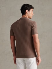 Коричневый - Фактурная рубашка поло с короткой молнией U.S. Polo Assn - Изображение 4 8