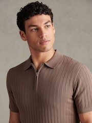 Коричневый - Фактурная рубашка поло с короткой молнией U.S. Polo Assn - Изображение 5 8