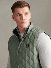 U.S. Polo Assn. Green Onion Quilt Lightweight Gilet - Image 3 of 9