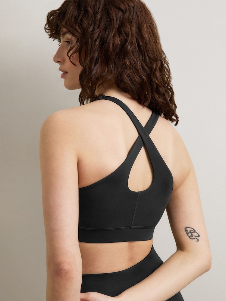 Tala Cross Back Sports Bra Shadow - صورة 2 من 4