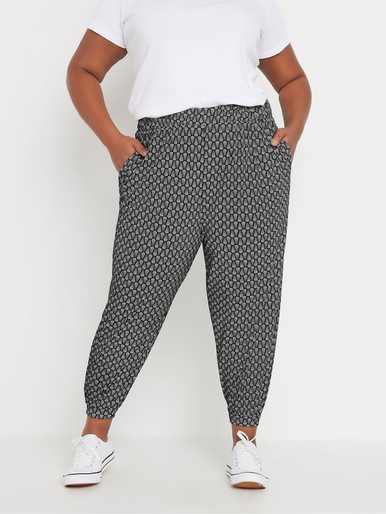 Yours Curve Abstrakte Cropped Harems-Jogginghosen - Bild 1 von 5