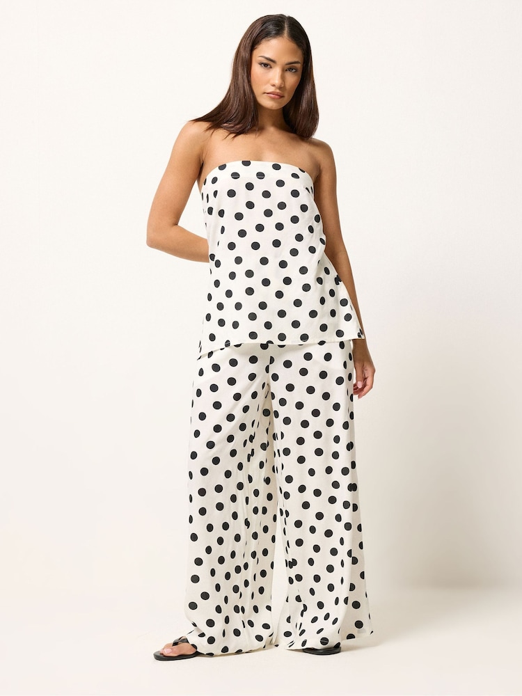 PixieGirl Petite מכנסיים בגזרה רחבה בדוגמת נקודות - תמונה 1 מתוך 6