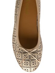 Lotus Gold Slip-On Shoes - Image 4 of 4