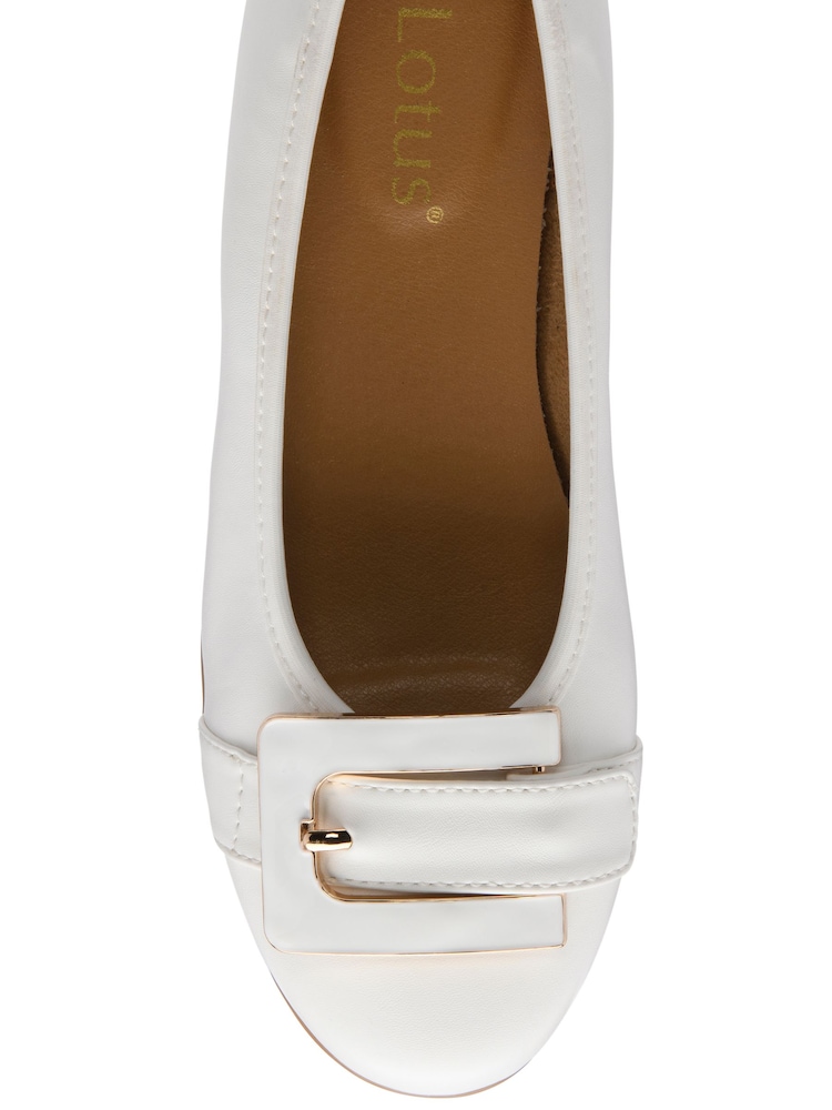 Lotus White Slip-On Shoes - Image 4 of 4 Lotus White Slip-On Shoes - Image 4 of 4