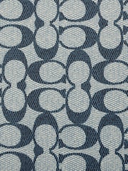 COACH Quadratischer Seidenschal mit strukturiertem Signature-Druck - Bild 4 von 4