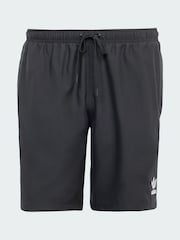 adidas originals מכנסי שחייה קצרים באורך 8 אינצ'ים בעיטור 3 פסים, סדרת Adicolour - תמונה 5 מתוך 5