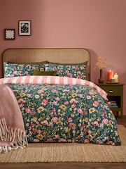 طقم غطاء لحاف وغطاء وسادة بنقشة زهور Nightblossom من Furn - Image 1 of 3