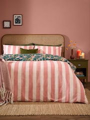 طقم غطاء لحاف وغطاء وسادة بنقشة زهور Nightblossom من Furn - Image 2 of 3