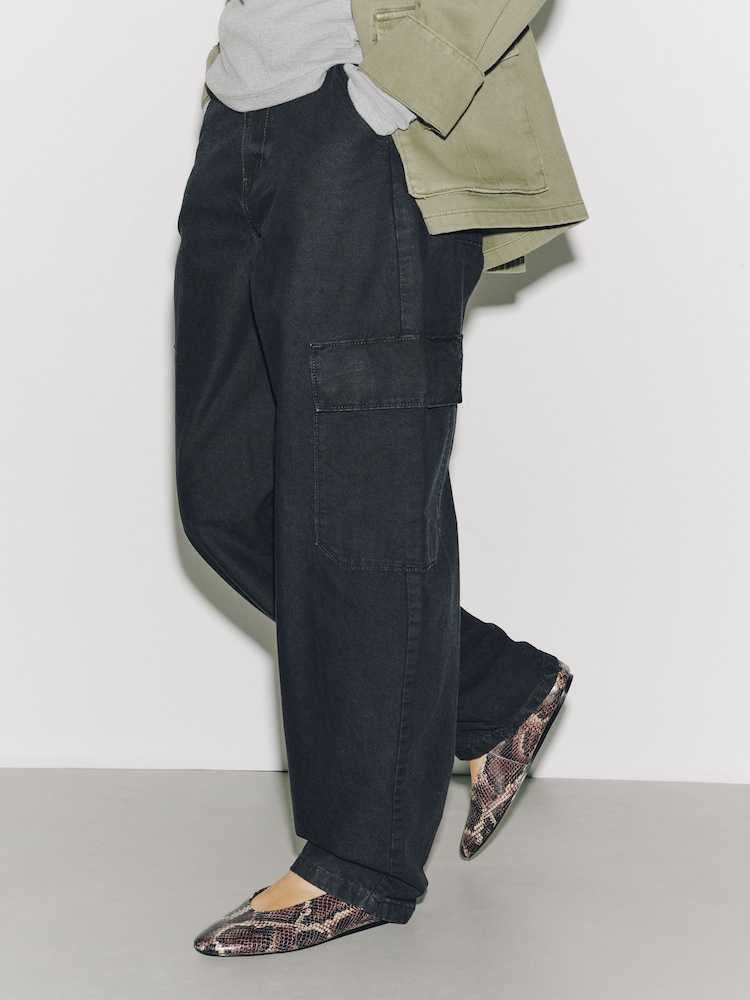 Noir - Mid Rise Utility Barrel Jeans - Image 2 sur 8 Noir - Mid Rise Utility Barrel Jeans - Image 2 sur 8