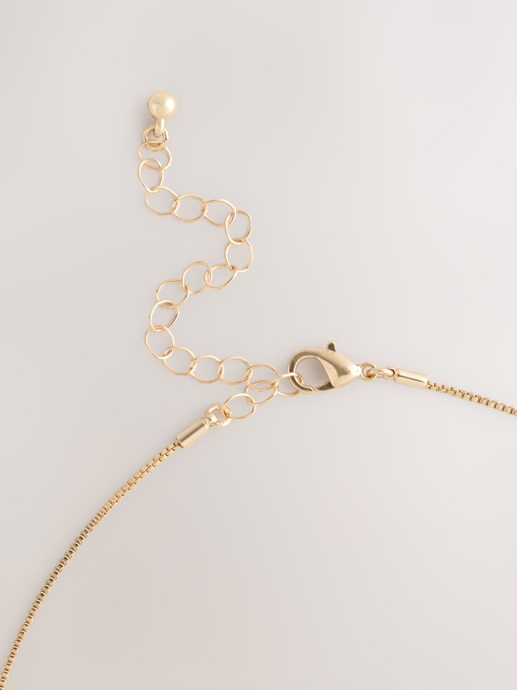 لون ذهبي - عقد رقيق Monogram - صورة 5 من 5