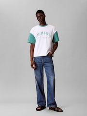 Calvin Klein T-Shirt mit lässigem College-Logo - Bild 3 von 5