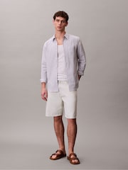 Calvin Klein White 90s Relaxed Denim Shorts - Image 2 of 6