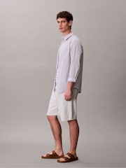 Calvin Klein White 90s Relaxed Denim Shorts - Image 4 of 6
