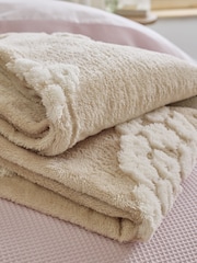 Natural Floral Hearts Fleece Throw - Image 3 of 7
