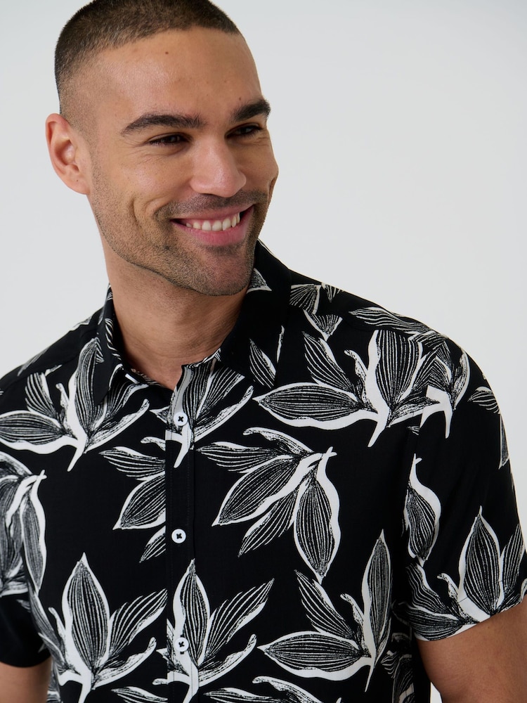 Threadbare Black Leaf Print Short Sleeve Shirt - Image 8 of 8