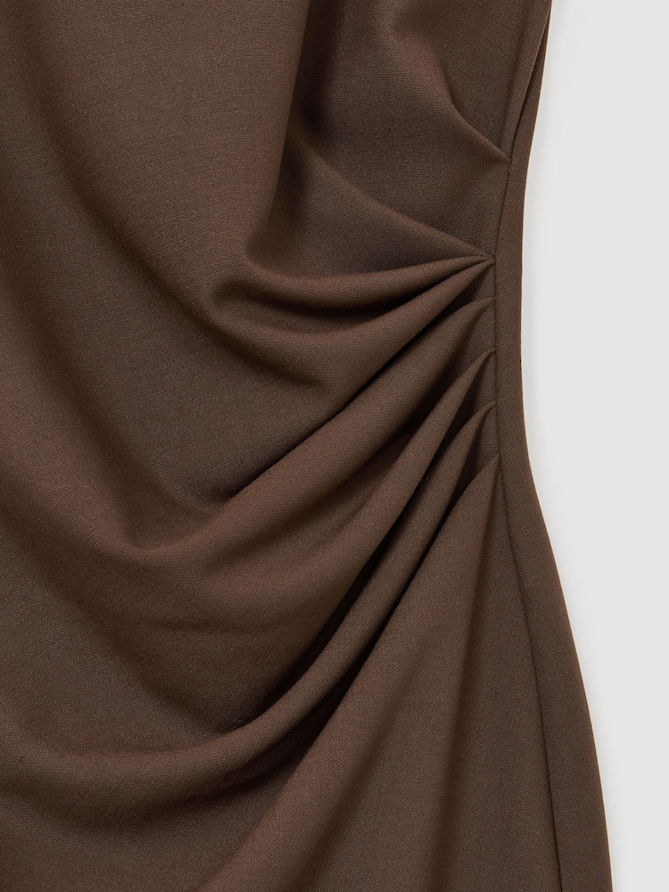 Marrone Moka - Reiss - Hilary - Vestito midi con scollo a barchetta e ruches - Immagine 6 di 6
