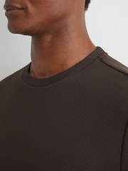 Smeđa - Reiss Cole Textured Modern-Fit Crew-Neck T-Shirt - Slika 3 od 6
