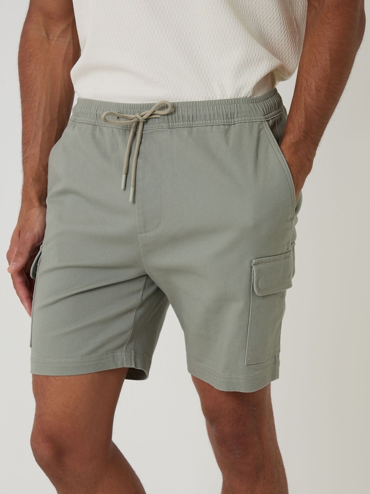 Threadbare Green Shorter Length Elasticated Waist Stretch Cargo Shorts - Image 1 of 4 Threadbare Green Shorter Length Elasticated Waist Stretch Cargo Shorts - Image 1 of 4