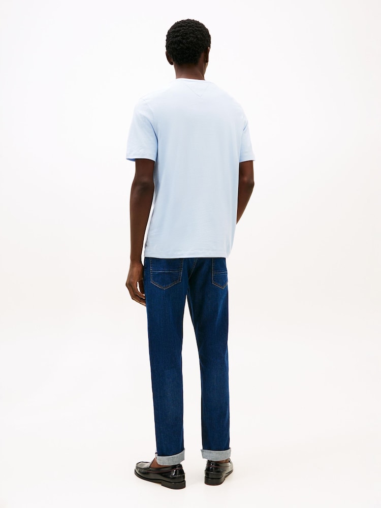 כחול - Tommy Hilfiger חולצת טי עם צווארון עגול ורקמת דגל - תמונה 2 מתוך 6 כחול - Tommy Hilfiger חולצת טי עם צווארון עגול ורקמת דגל - תמונה 2 מתוך 6