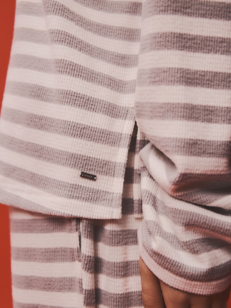 Gray Stripe - Cosy Waffle Long Sleeve Henley Pyjamas - Larawan 5 ng 5 Gray Stripe - Cosy Waffle Long Sleeve Henley Pyjamas - Larawan 5 ng 5