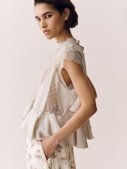 Anthroppologie クリーム シアーレース ペプラム ブラウス - 画像 2 / 4