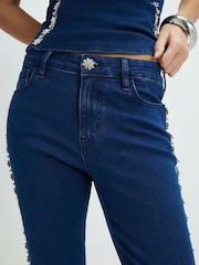 جينز واسع عند الكاحل مطرَّز بخصر مرتفع من River Island - صورة 4 من 4