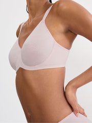 Triumph Cream Essential Minimizer Wired Bra - Image 4 of 5